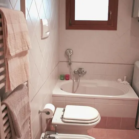 Al Ponte Del Batelo Apartment *